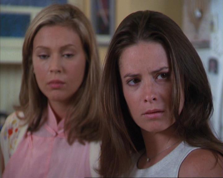 Charmed-Online-dot-net_305SightUnseen0814.jpg Charmed-Online-dot-net_305SightUnseen0814.jpg