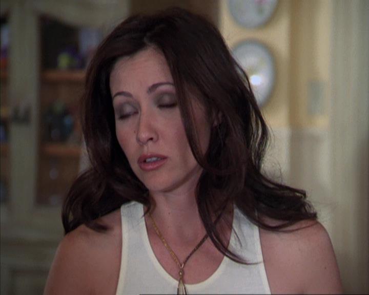 Charmed-Online-dot-net_305SightUnseen0819.jpg Charmed-Online-dot-net_305SightUnseen0819.jpg