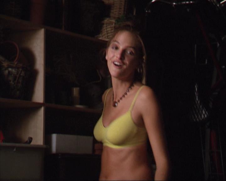 Charmed-Online-dot-net_305SightUnseen1994.jpg Charmed-Online-dot-net_305SightUnseen1994.jpg