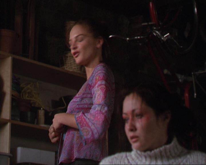 Charmed-Online-dot-net_305SightUnseen2002.jpg Charmed-Online-dot-net_305SightUnseen2002.jpg