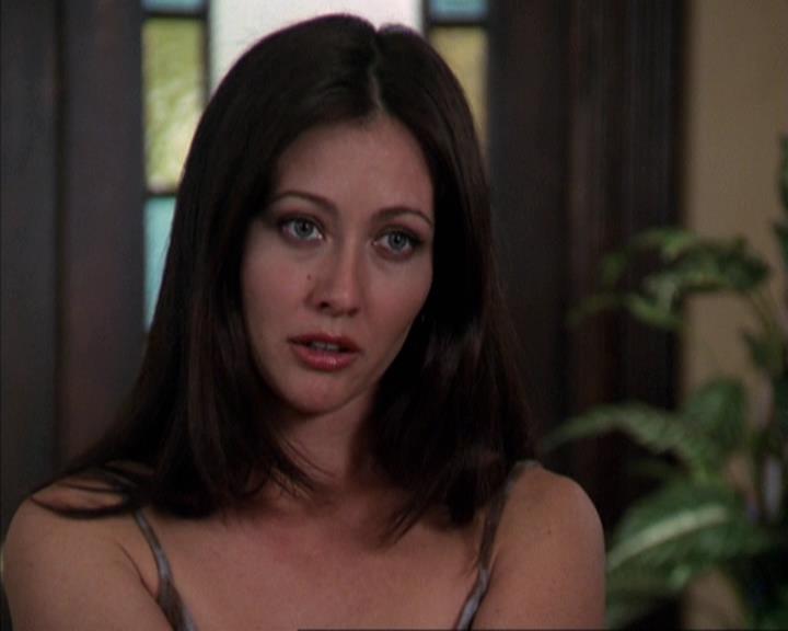 Charmed-Online-dot-net_309SleuthingWithTheEnemy0401.jpg