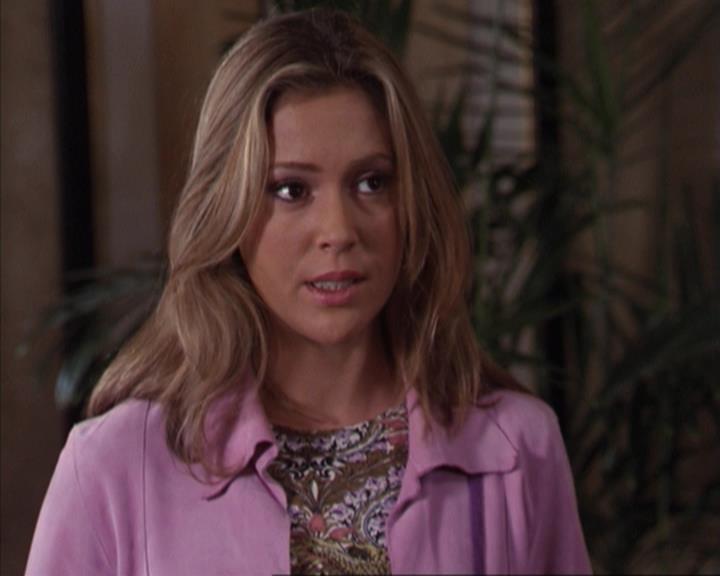 Charmed-Online-dot-net_309SleuthingWithTheEnemy0700.jpg Charmed-Online-dot-net_309SleuthingWithTheEnemy0700.jpg