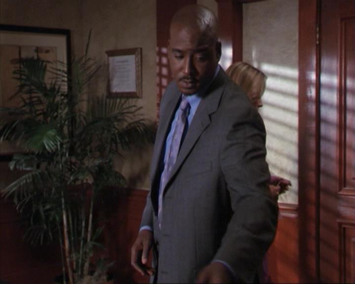 Charmed-Online-dot-net_309SleuthingWithTheEnemy0736.jpg Charmed-Online-dot-net_309SleuthingWithTheEnemy0736.jpg