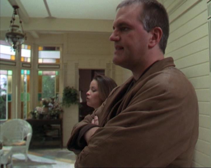 Charmed-Online-dot-net_309SleuthingWithTheEnemy0750.jpg Charmed-Online-dot-net_309SleuthingWithTheEnemy0750.jpg