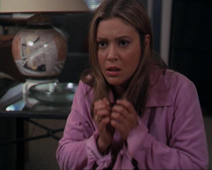 Charmed-Online-dot-net_309SleuthingWithTheEnemy0950.jpg