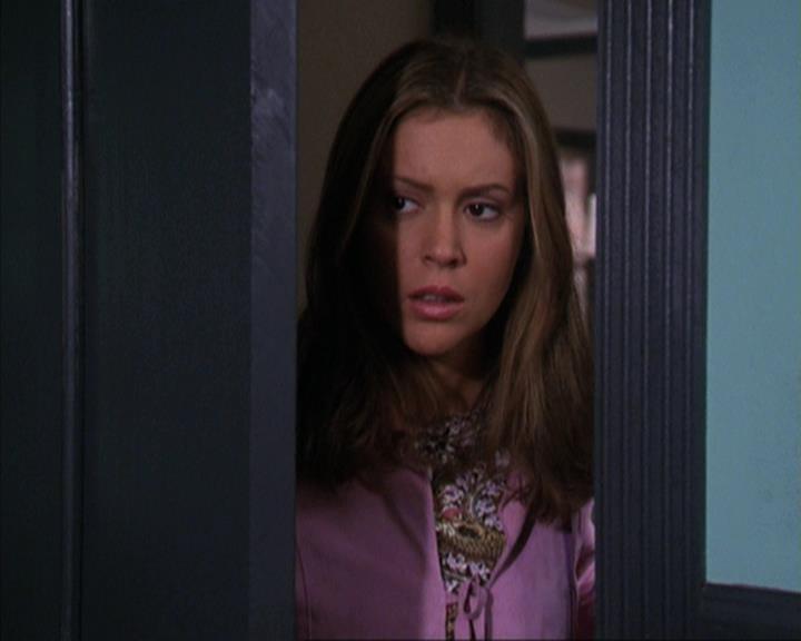 Charmed-Online-dot-net_309SleuthingWithTheEnemy0959.jpg