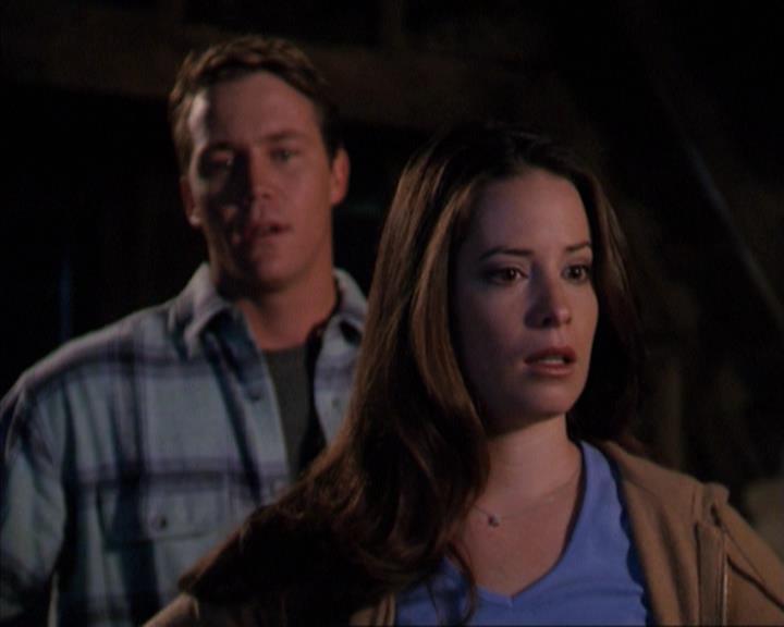 Charmed-Online-dot-net_309SleuthingWithTheEnemy1128.jpg