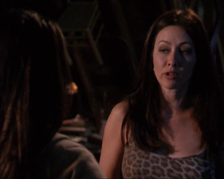 Charmed-Online-dot-net_309SleuthingWithTheEnemy1154.jpg