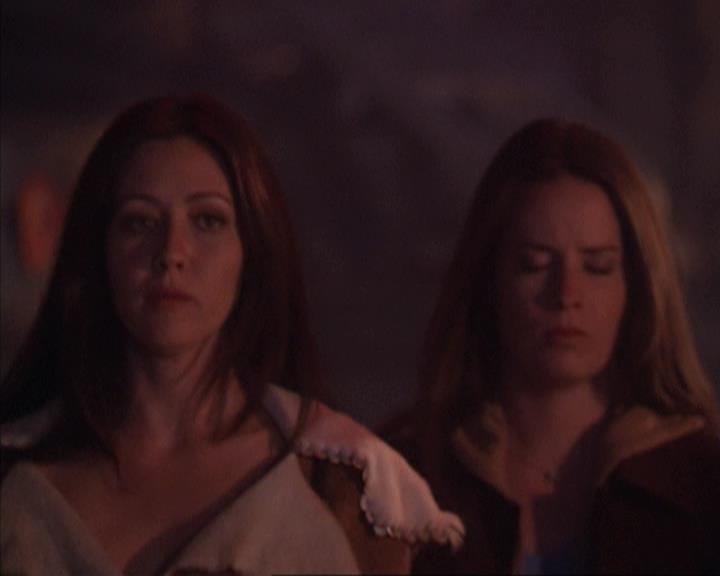 Charmed-Online-dot-net_309SleuthingWithTheEnemy1521.jpg