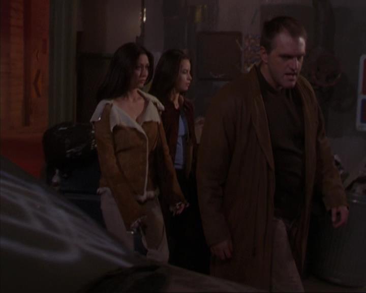 Charmed-Online-dot-net_309SleuthingWithTheEnemy1528.jpg