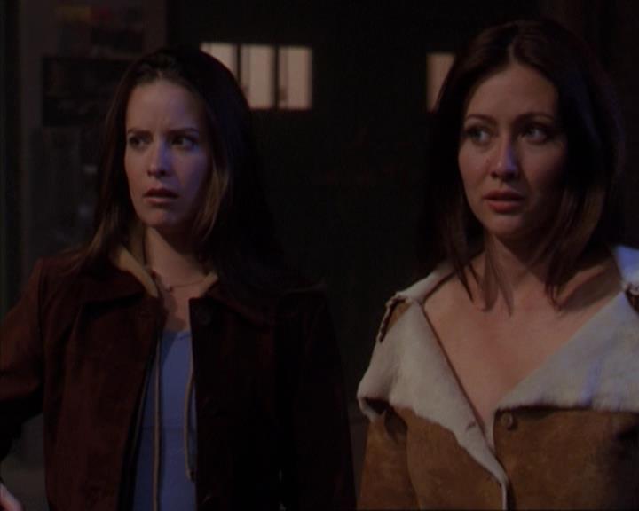 Charmed-Online-dot-net_309SleuthingWithTheEnemy1562.jpg Charmed-Online-dot-net_309SleuthingWithTheEnemy1562.jpg
