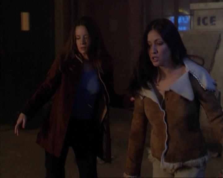 Charmed-Online-dot-net_309SleuthingWithTheEnemy1578.jpg Charmed-Online-dot-net_309SleuthingWithTheEnemy1578.jpg