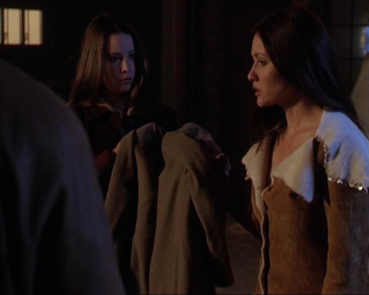 Charmed-Online-dot-net_309SleuthingWithTheEnemy1633.jpg