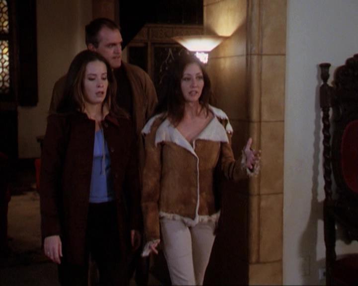 Charmed-Online-dot-net_309SleuthingWithTheEnemy1748.jpg Charmed-Online-dot-net_309SleuthingWithTheEnemy1748.jpg