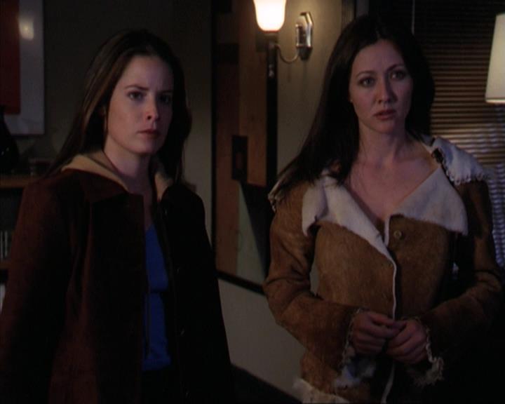 Charmed-Online-dot-net_309SleuthingWithTheEnemy1852.jpg Charmed-Online-dot-net_309SleuthingWithTheEnemy1852.jpg