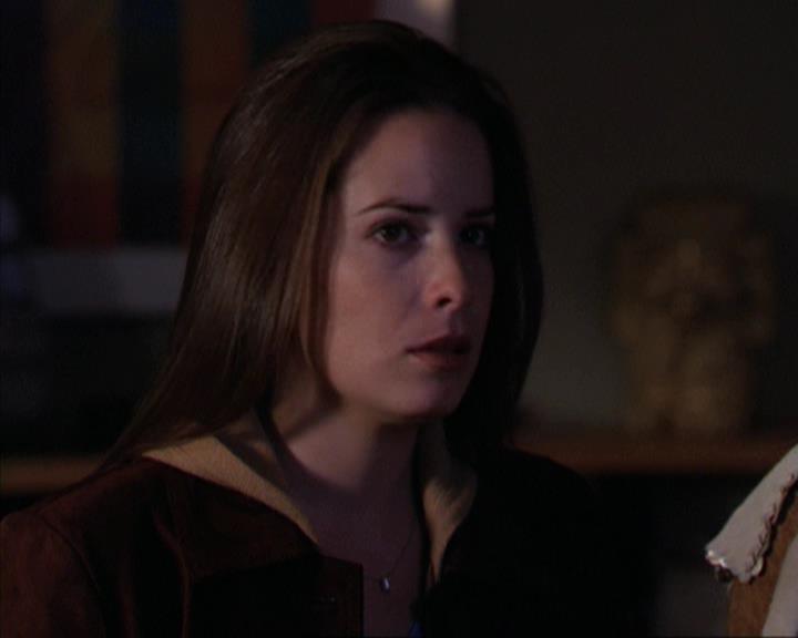 Charmed-Online-dot-net_309SleuthingWithTheEnemy1864.jpg