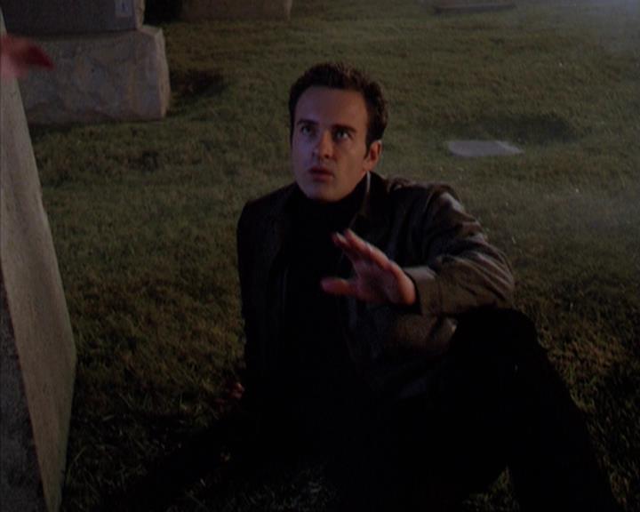 Charmed-Online-dot-net_309SleuthingWithTheEnemy1969.jpg Charmed-Online-dot-net_309SleuthingWithTheEnemy1969.jpg