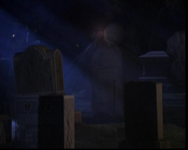 Charmed-Online-dot-net_309SleuthingWithTheEnemy2073.jpg Charmed-Online-dot-net_309SleuthingWithTheEnemy2073.jpg