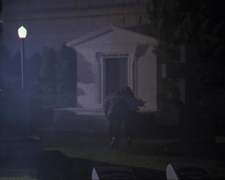 Charmed-Online-dot-net_309SleuthingWithTheEnemy2110.jpg Charmed-Online-dot-net_309SleuthingWithTheEnemy2110.jpg