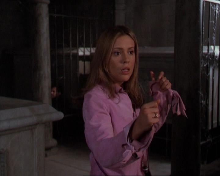 Charmed-Online-dot-net_309SleuthingWithTheEnemy2161.jpg Charmed-Online-dot-net_309SleuthingWithTheEnemy2161.jpg