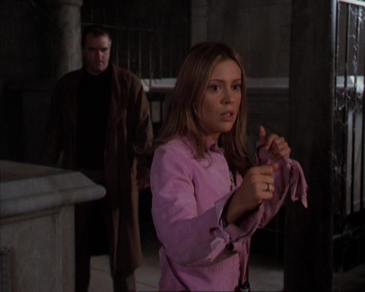 Charmed-Online-dot-net_309SleuthingWithTheEnemy2162.jpg Charmed-Online-dot-net_309SleuthingWithTheEnemy2162.jpg