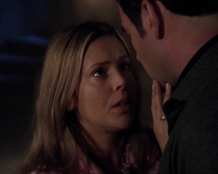 Charmed-Online-dot-net_309SleuthingWithTheEnemy2200.jpg Charmed-Online-dot-net_309SleuthingWithTheEnemy2200.jpg