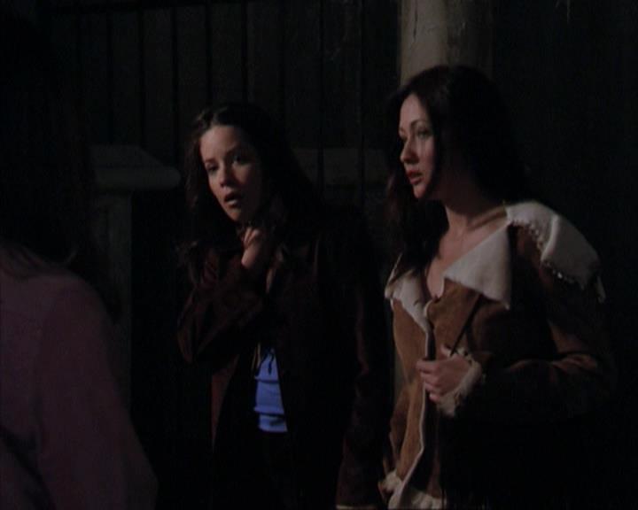 Charmed-Online-dot-net_309SleuthingWithTheEnemy2285.jpg