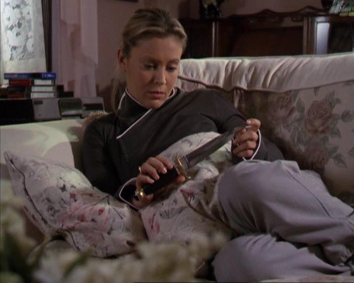 Charmed-Online-dot-net_309SleuthingWithTheEnemy2312.jpg Charmed-Online-dot-net_309SleuthingWithTheEnemy2312.jpg