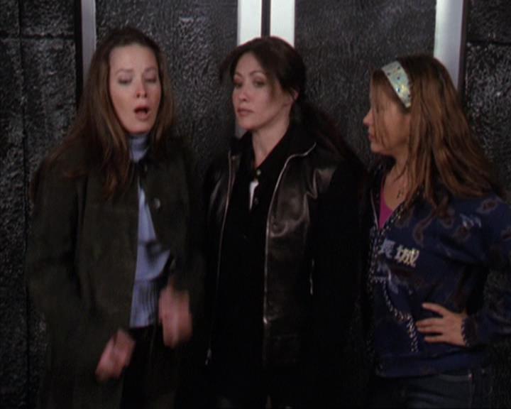 Charmed-Online-dot-312WrestlingWithDemons1357.jpg Charmed-Online-dot-312WrestlingWithDemons1357.jpg