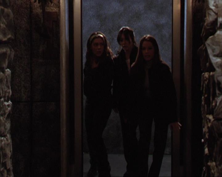 Charmed-Online-dot-312WrestlingWithDemons1370.jpg Charmed-Online-dot-312WrestlingWithDemons1370.jpg