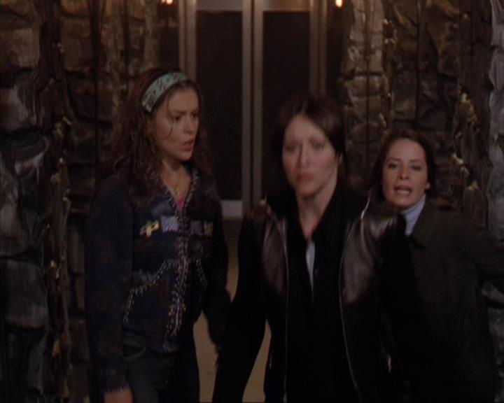 Charmed-Online-dot-312WrestlingWithDemons1435.jpg Charmed-Online-dot-312WrestlingWithDemons1435.jpg