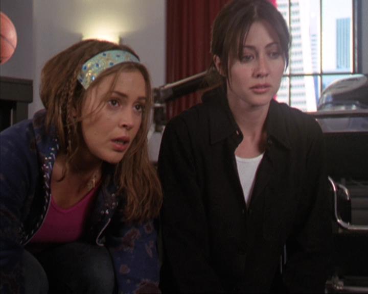 Charmed-Online-dot-312WrestlingWithDemons1961.jpg Charmed-Online-dot-312WrestlingWithDemons1961.jpg