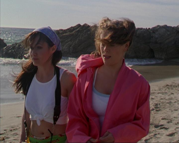 Charmed-Online-dot-316DeathTakesAHalliwell0037.jpg Charmed-Online-dot-316DeathTakesAHalliwell0037.jpg