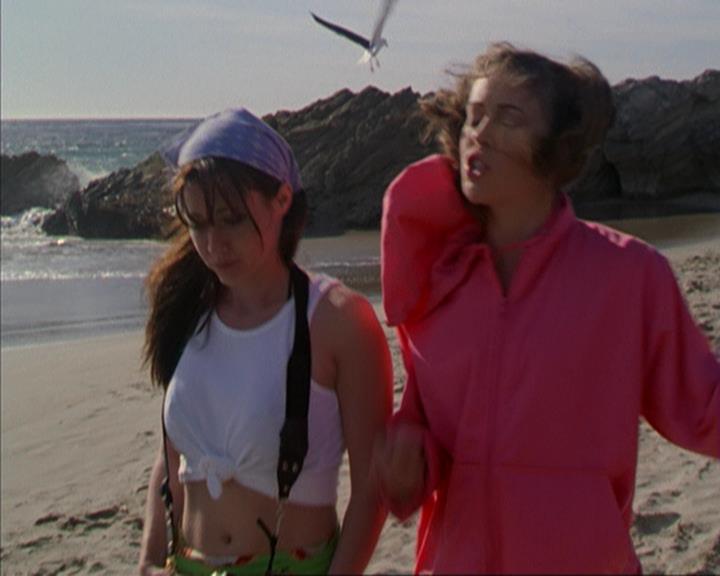 Charmed-Online-dot-316DeathTakesAHalliwell0043.jpg Charmed-Online-dot-316DeathTakesAHalliwell0043.jpg