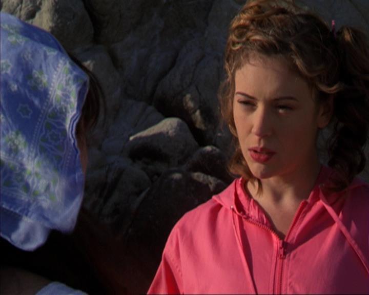 Charmed-Online-dot-316DeathTakesAHalliwell0068.jpg Charmed-Online-dot-316DeathTakesAHalliwell0068.jpg