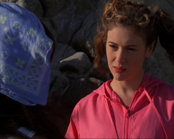 Charmed-Online-dot-316DeathTakesAHalliwell0084.jpg Charmed-Online-dot-316DeathTakesAHalliwell0084.jpg