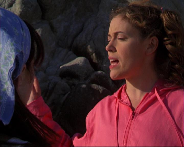 Charmed-Online-dot-316DeathTakesAHalliwell0096.jpg Charmed-Online-dot-316DeathTakesAHalliwell0096.jpg