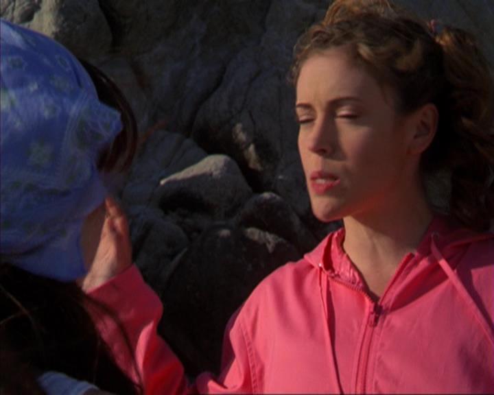 Charmed-Online-dot-316DeathTakesAHalliwell0097.jpg Charmed-Online-dot-316DeathTakesAHalliwell0097.jpg
