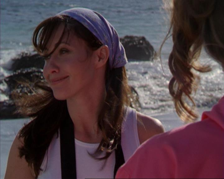 Charmed-Online-dot-316DeathTakesAHalliwell0099.jpg Charmed-Online-dot-316DeathTakesAHalliwell0099.jpg