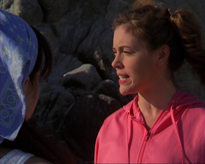 Charmed-Online-dot-316DeathTakesAHalliwell0105.jpg Charmed-Online-dot-316DeathTakesAHalliwell0105.jpg