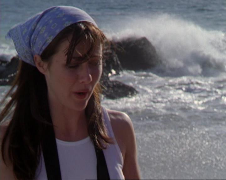 Charmed-Online-dot-316DeathTakesAHalliwell0109.jpg Charmed-Online-dot-316DeathTakesAHalliwell0109.jpg