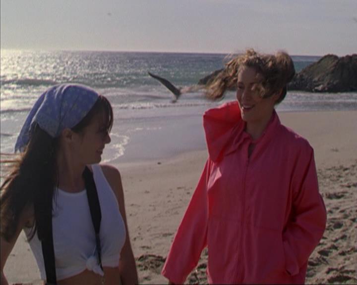 Charmed-Online-dot-316DeathTakesAHalliwell0110.jpg Charmed-Online-dot-316DeathTakesAHalliwell0110.jpg