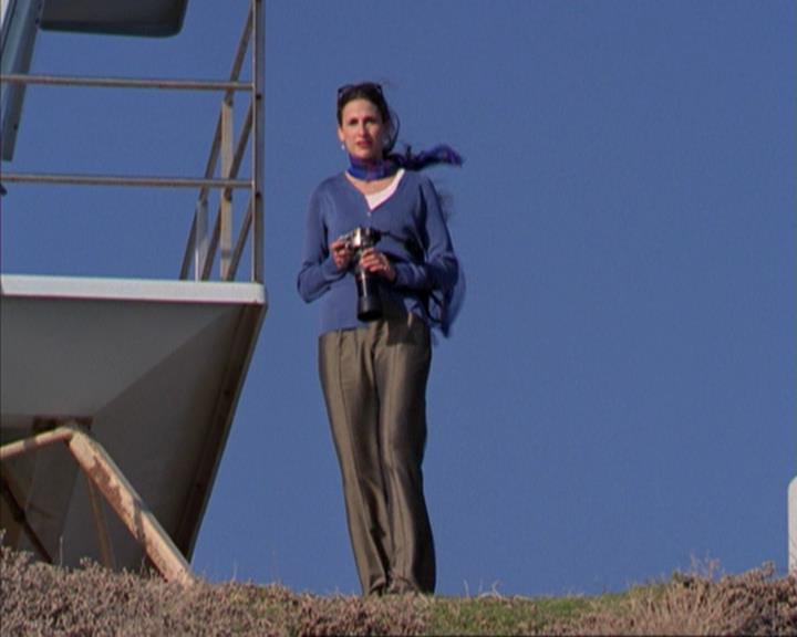 Charmed-Online-dot-316DeathTakesAHalliwell0120.jpg Charmed-Online-dot-316DeathTakesAHalliwell0120.jpg