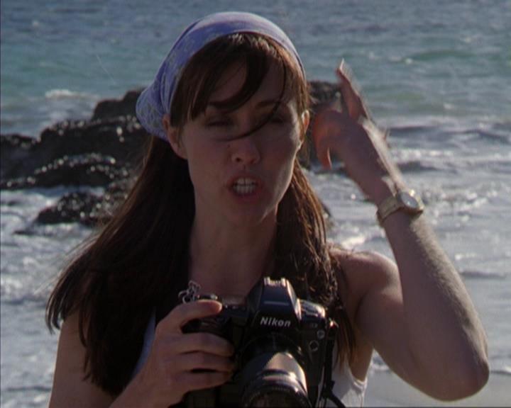 Charmed-Online-dot-316DeathTakesAHalliwell0139.jpg Charmed-Online-dot-316DeathTakesAHalliwell0139.jpg