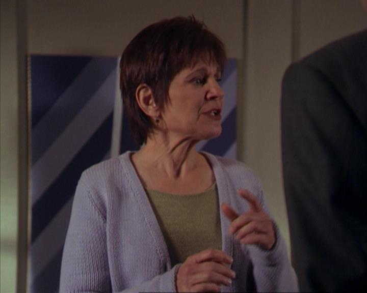 Charmed-Online-dot-316DeathTakesAHalliwell0163.jpg Charmed-Online-dot-316DeathTakesAHalliwell0163.jpg