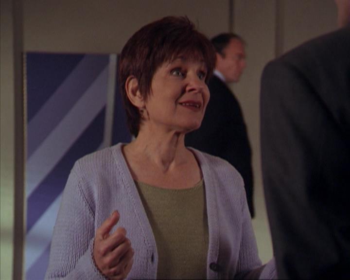 Charmed-Online-dot-316DeathTakesAHalliwell0167.jpg Charmed-Online-dot-316DeathTakesAHalliwell0167.jpg