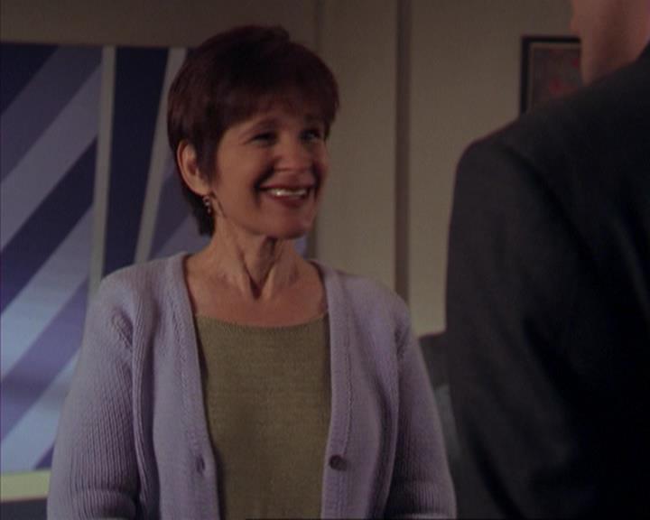 Charmed-Online-dot-316DeathTakesAHalliwell0169.jpg Charmed-Online-dot-316DeathTakesAHalliwell0169.jpg