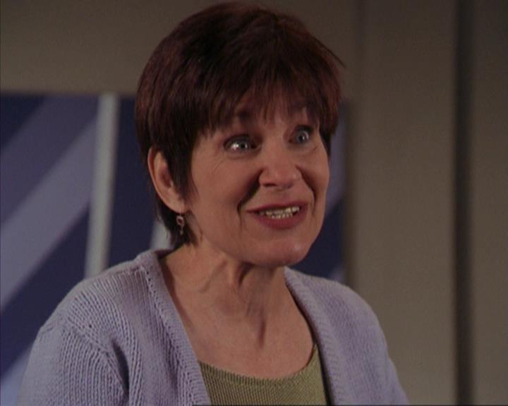 Charmed-Online-dot-316DeathTakesAHalliwell0174.jpg Charmed-Online-dot-316DeathTakesAHalliwell0174.jpg