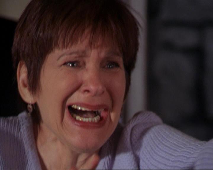 Charmed-Online-dot-316DeathTakesAHalliwell0226.jpg Charmed-Online-dot-316DeathTakesAHalliwell0226.jpg