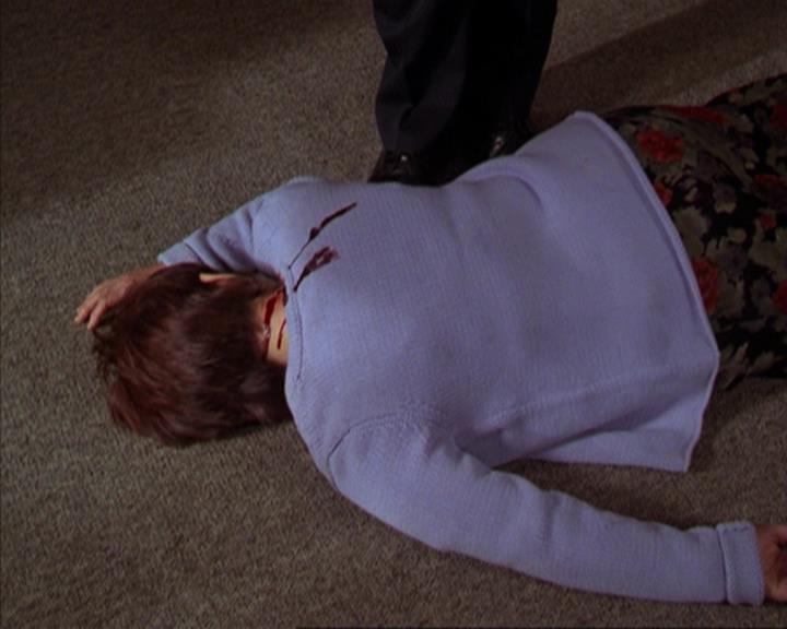 Charmed-Online-dot-316DeathTakesAHalliwell0237.jpg Charmed-Online-dot-316DeathTakesAHalliwell0237.jpg